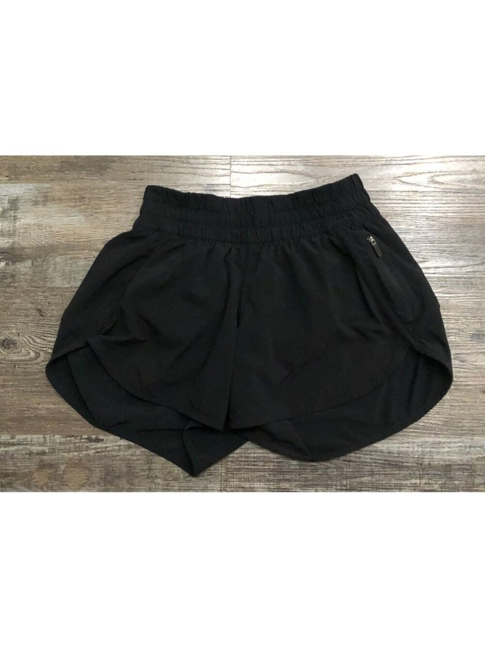 Lululemon Womens Size 6 Black Tracker Short 4" Inseam Athletic Work Out Yoga